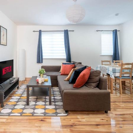 2 Bedroom Flat Near London Excel Exterior foto
