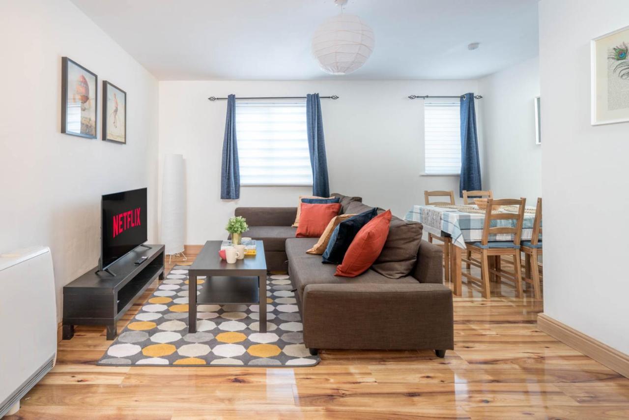 2 Bedroom Flat Near London Excel Exterior foto